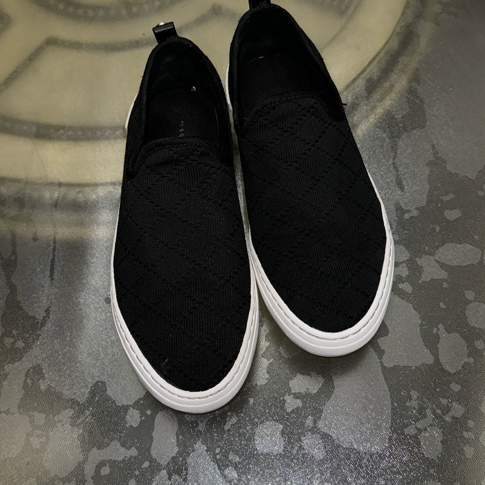 Marc fisher sneaks